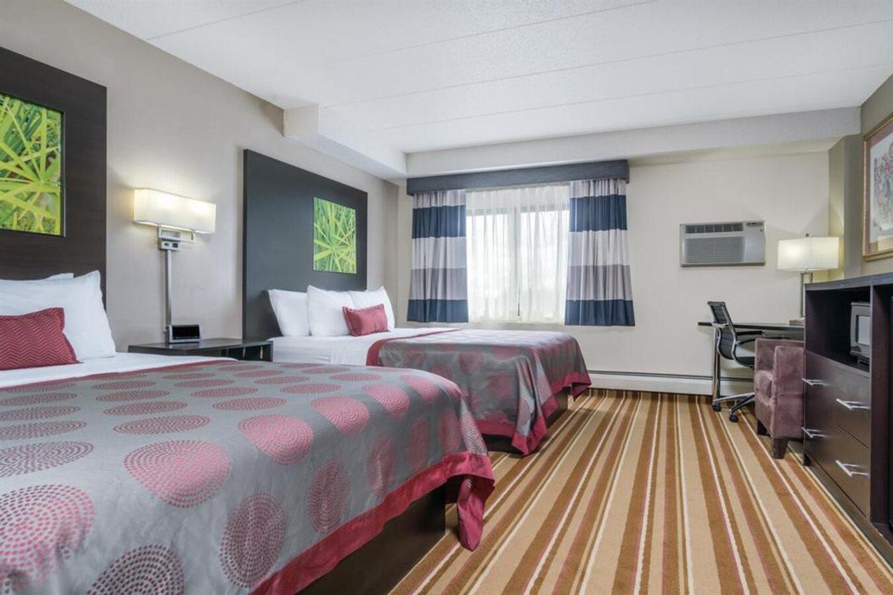Ramada By Wyndham Minneapolis Golden Valley Exterior photo