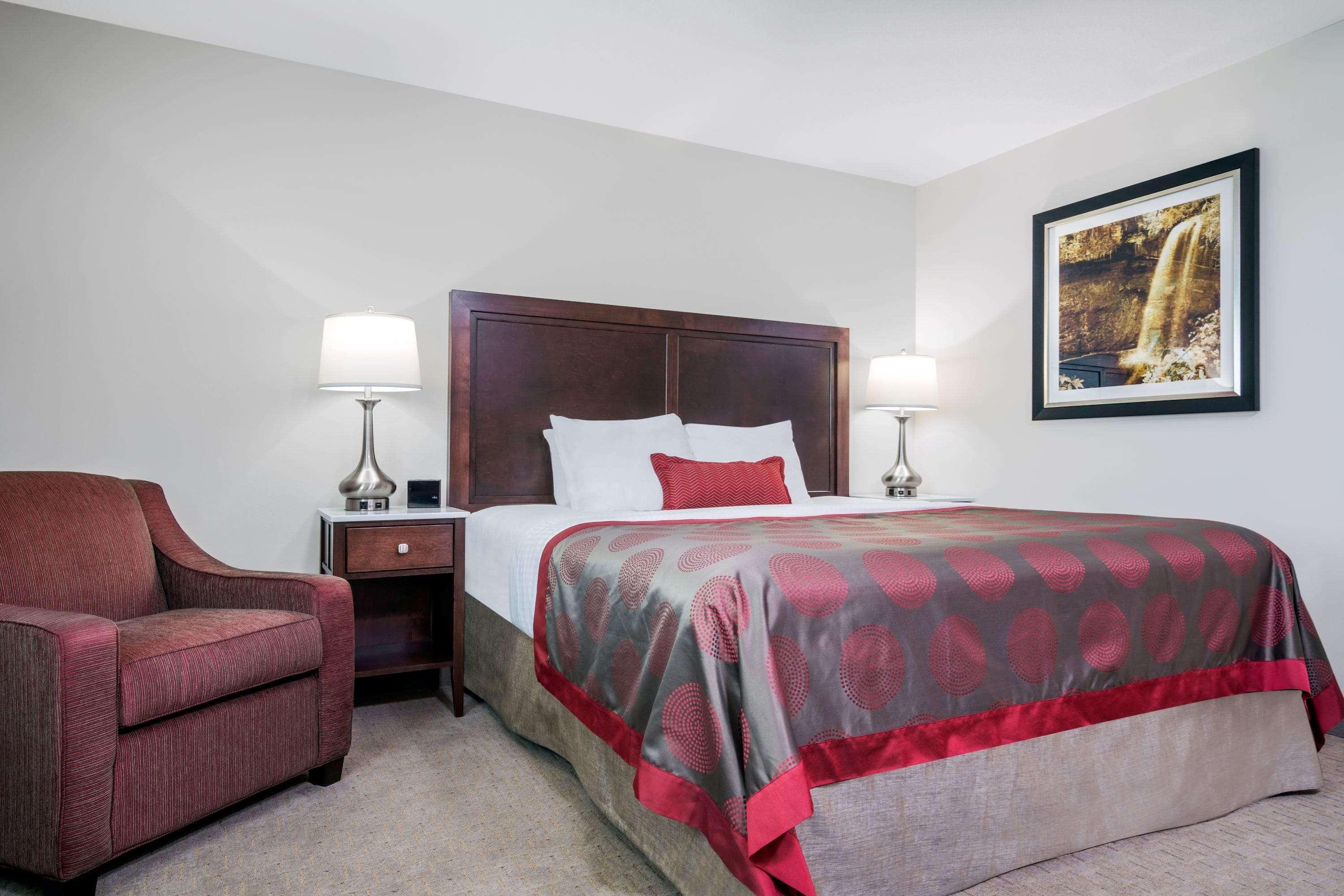 Ramada By Wyndham Minneapolis Golden Valley Exterior photo