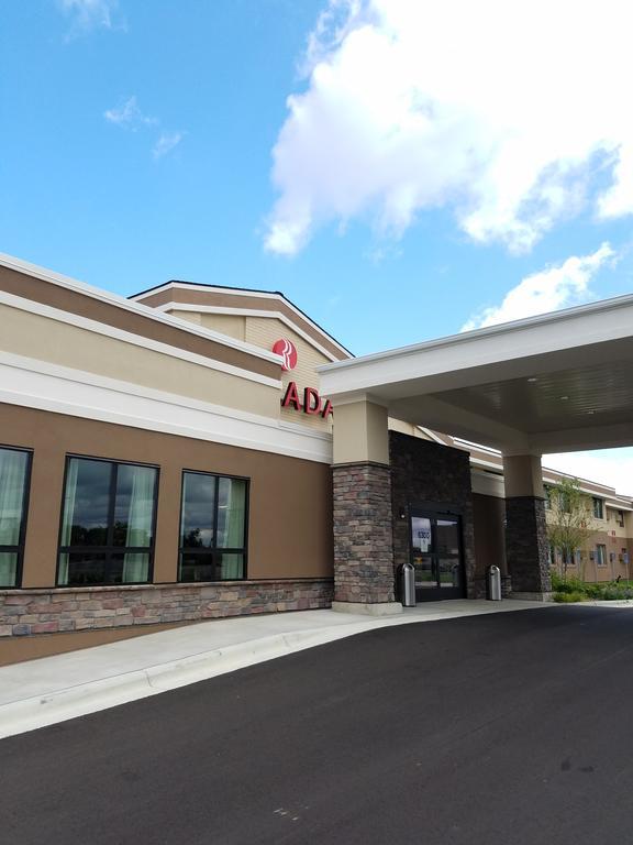 Ramada By Wyndham Minneapolis Golden Valley Exterior photo