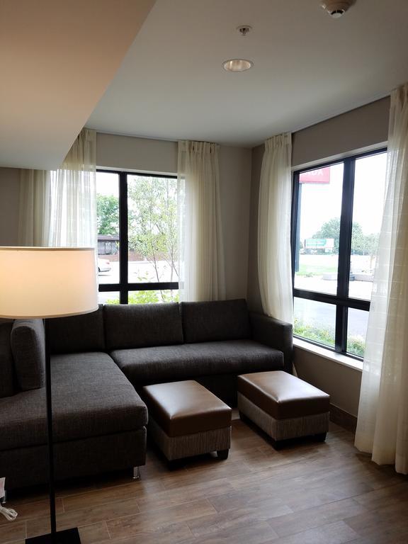 Ramada By Wyndham Minneapolis Golden Valley Exterior photo