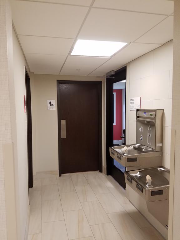 Ramada By Wyndham Minneapolis Golden Valley Exterior photo