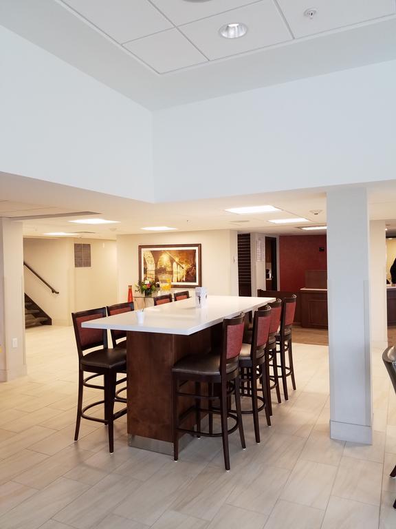 Ramada By Wyndham Minneapolis Golden Valley Exterior photo