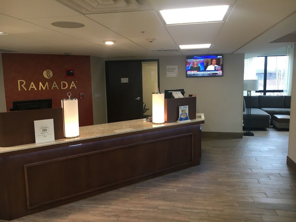 Ramada By Wyndham Minneapolis Golden Valley Exterior photo